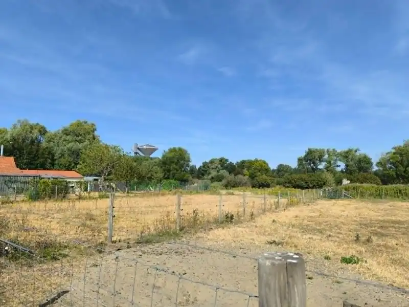 Landbouwgrond en weides foto 4