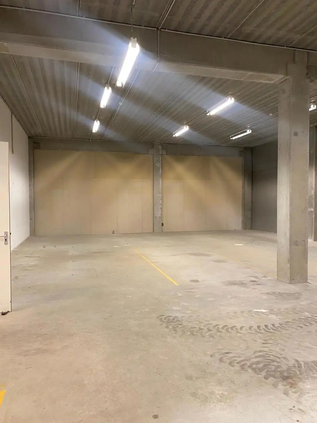Kantoorruimte 310m² met aansluitend magazijn 216m²  in Burcht foto 14