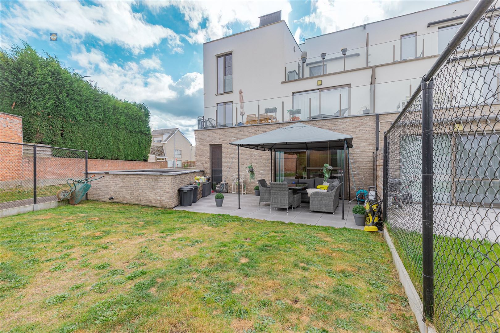 Instapklaar en energiezuinig gelijkvloersappartement met tuin en privé autostaanplaats foto 2