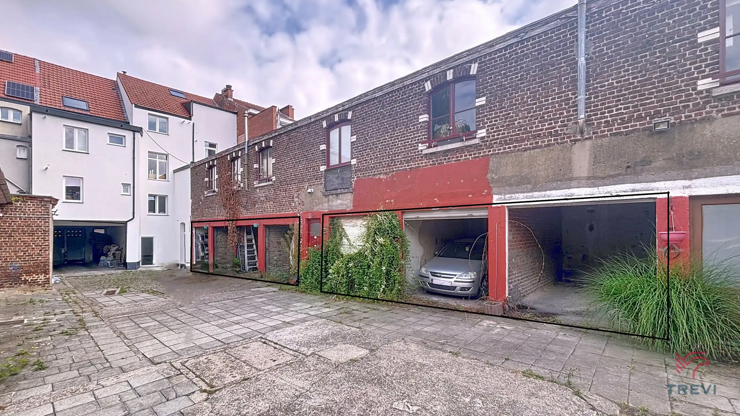 SET VAN 7 GARAGES, IDEAAL ALS INVESTERING foto {{pictureIndex}}