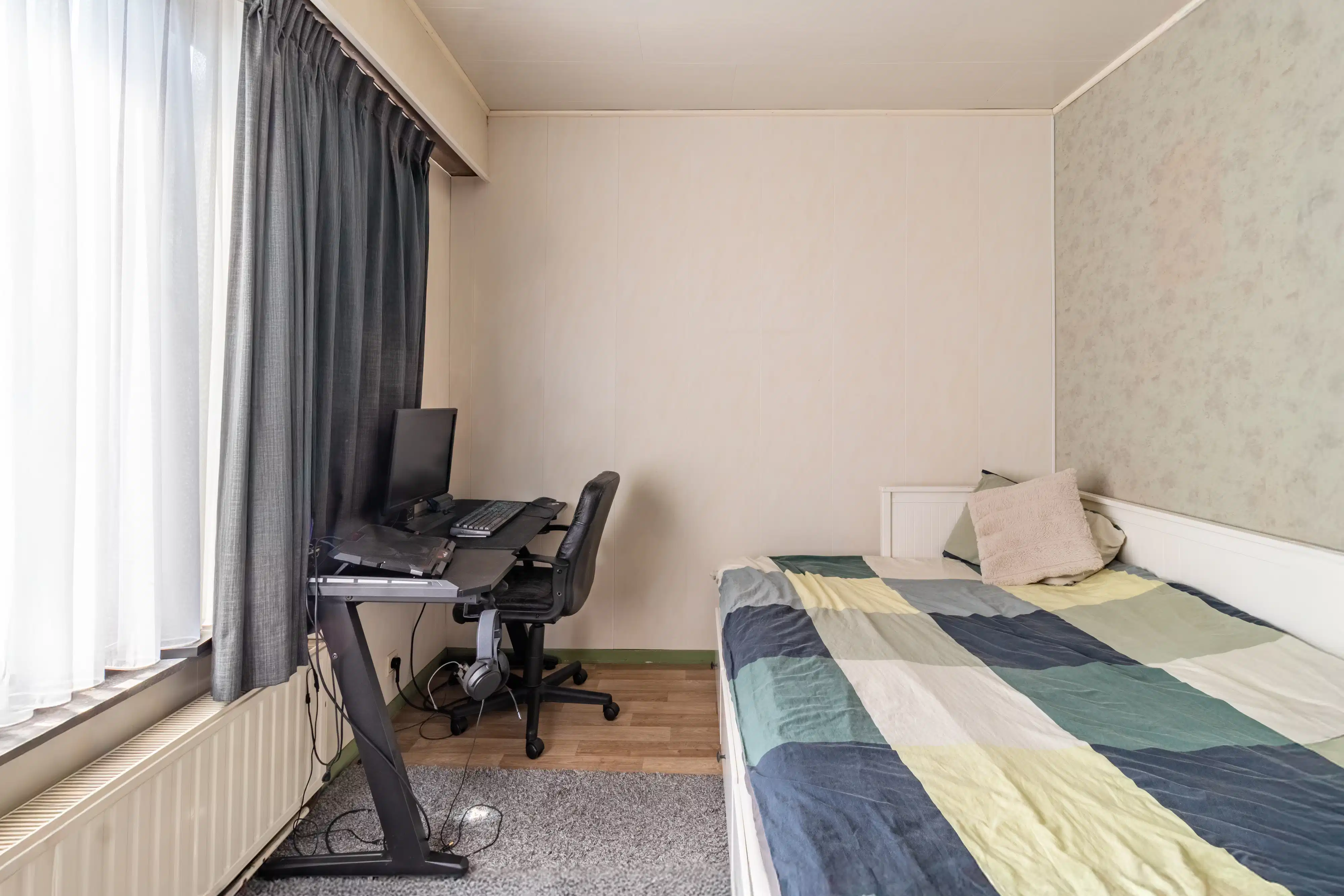 Ruim appartement met twee slaapkamers en terras foto 7