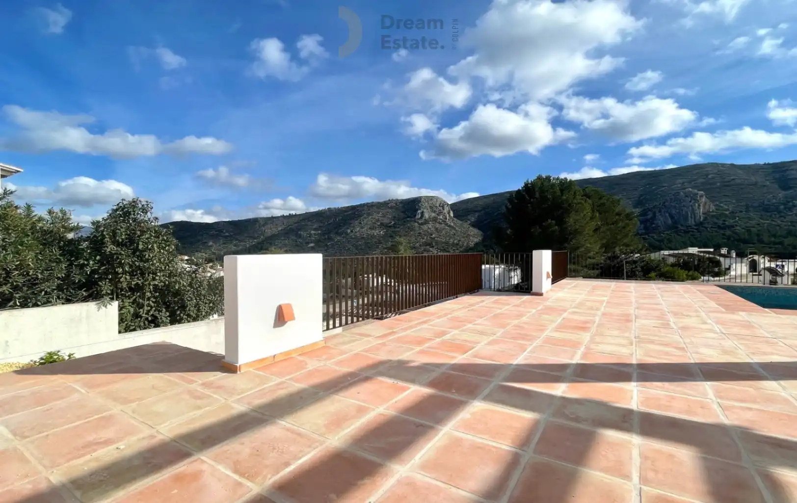 Luxe Ibiza-Style Villa met Panoramisch Bergzicht foto 21