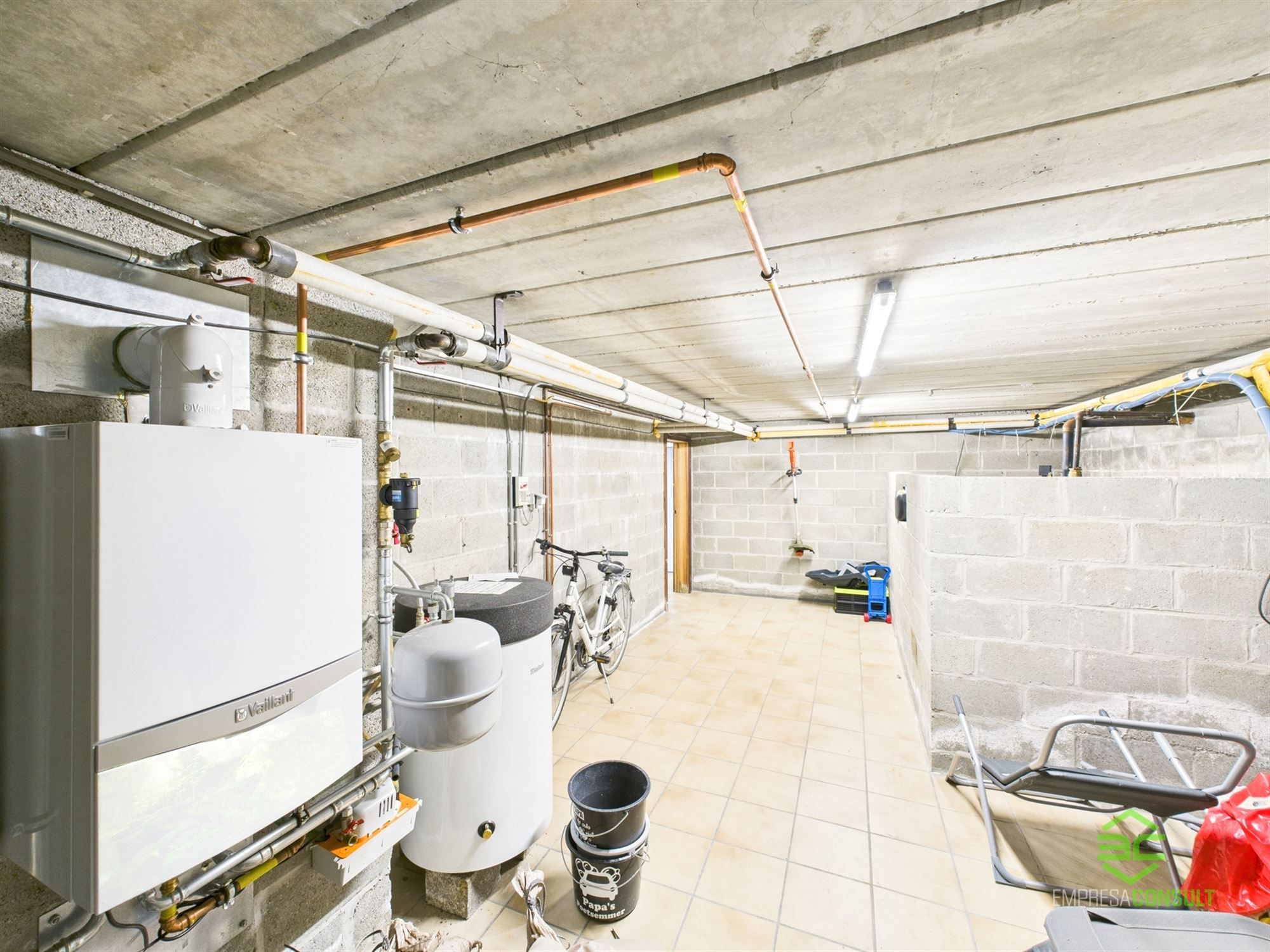 Instapklare gelijkvloerse woning met 3 slpk op 10a 21ca! foto 24