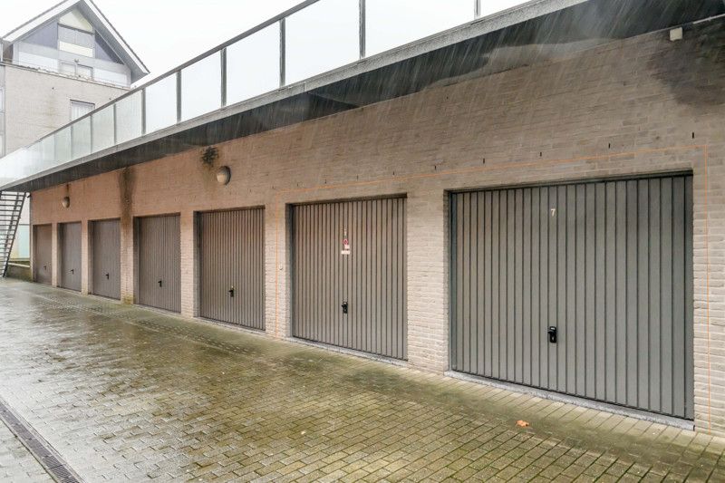 Garage in het stadscentrum te Tielt. foto 1