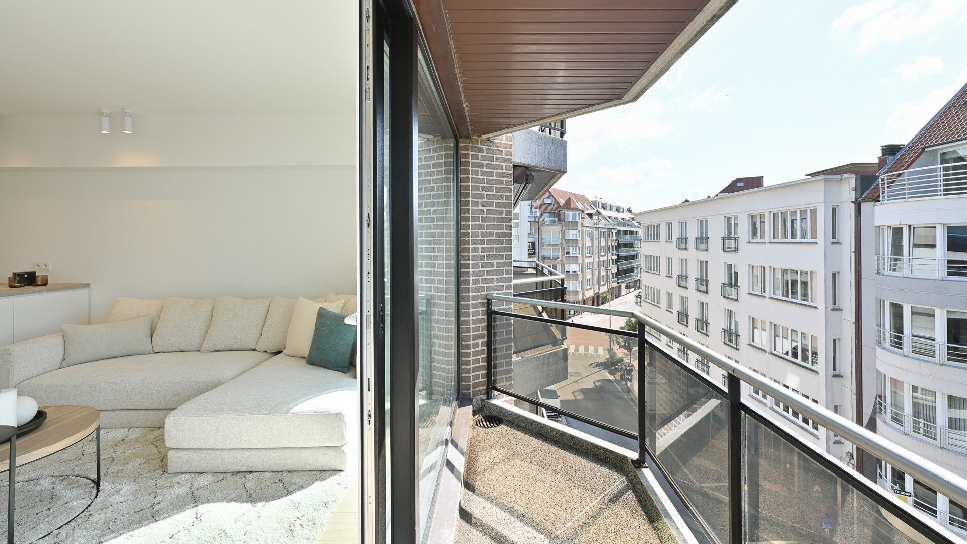 Prachtig 3 slaapkamer appartement gelegen op enkele stappen van het Rubensplein en het strand. foto 3