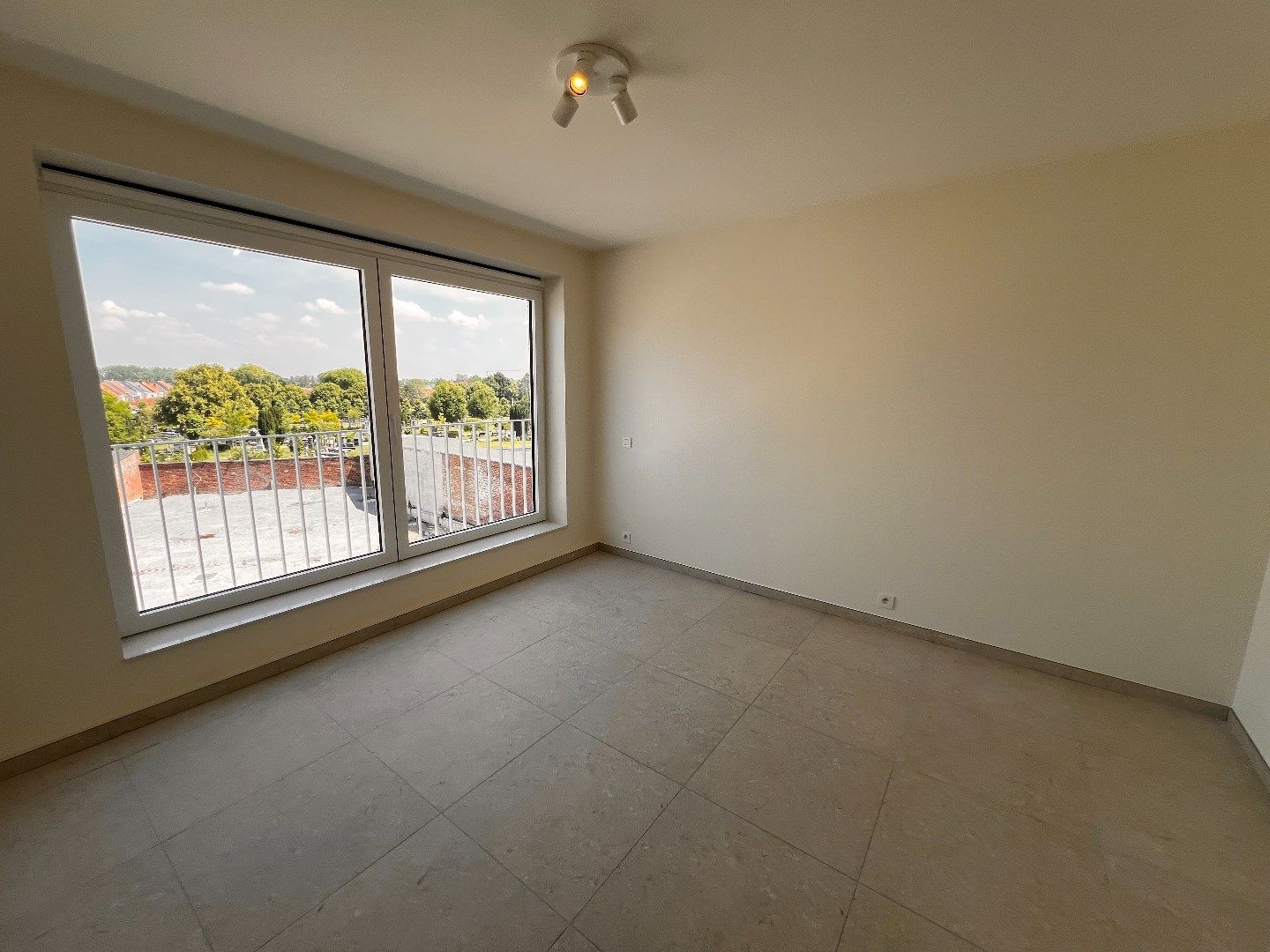 NIEUWBOUWAPPARTEMENT MET 2 SLAAPKAMERS, TERRAS EN AUTOSTANDPLAATS IN IEPER foto 7