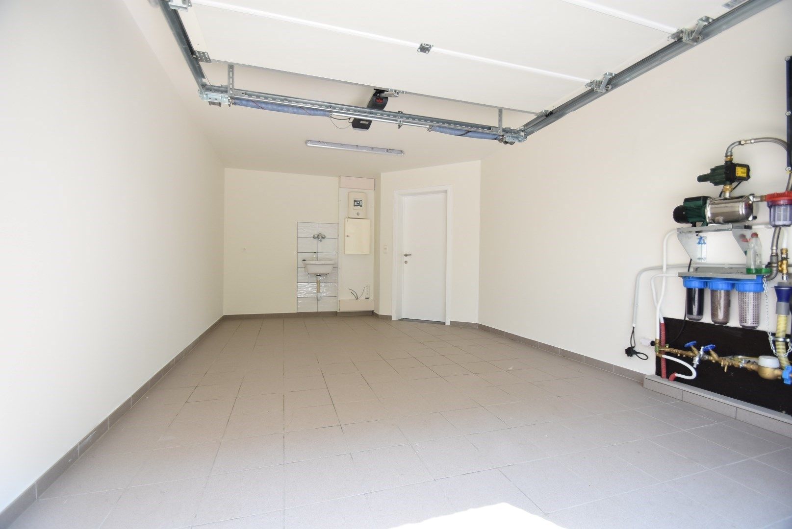 Zeer degelijk gebouwde ruime nieuwbouwwoning met inpandige garage en tuin op 4a81ca,  foto 24
