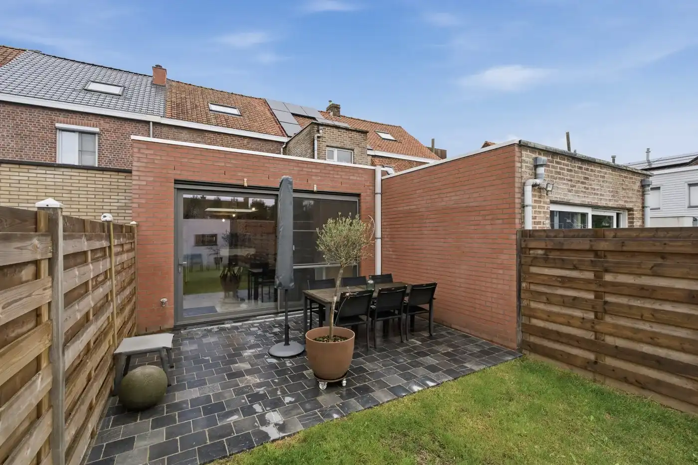 GERENOVEERDE WONING MET 3 SLAAPKAMERS EN GARAGE foto 13