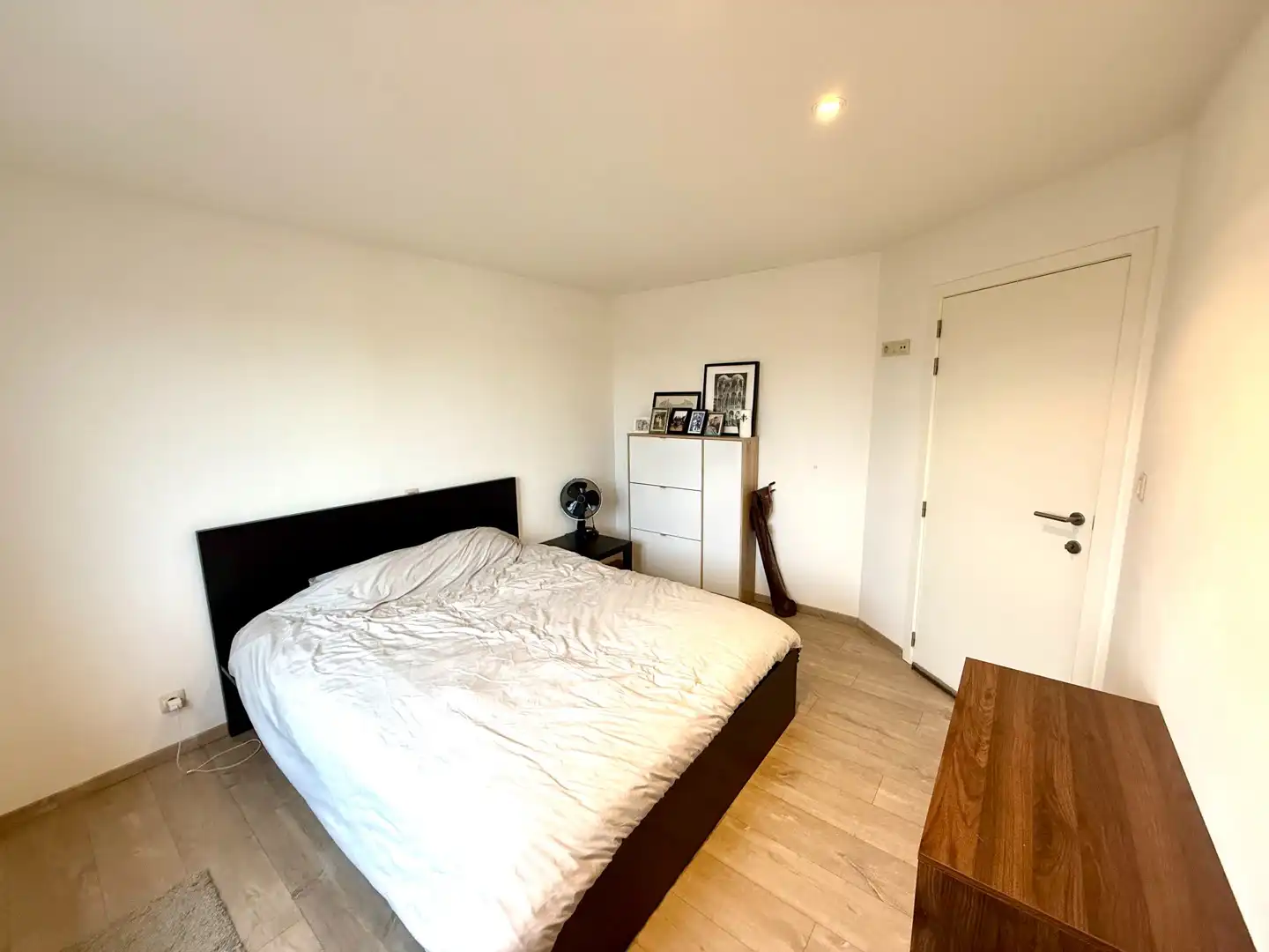 Superleuk bemeubeld dakappartement met penthousegevoel, pal in het centrum van Deinze. foto 14