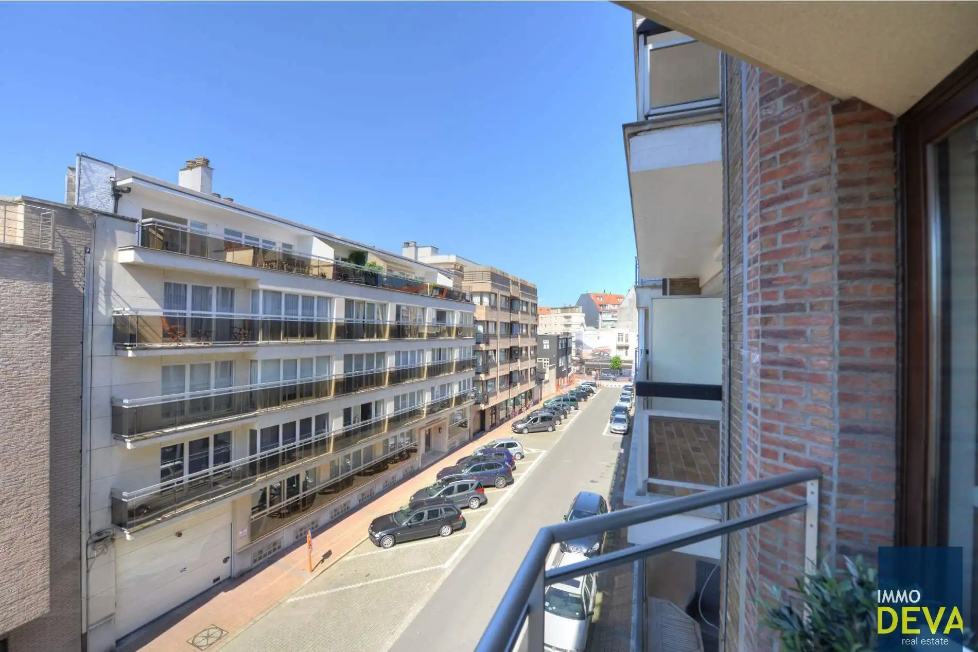 Zonnig en goed onderhouden gemeubeld app. vlakbij de Dumortierlaan foto 9