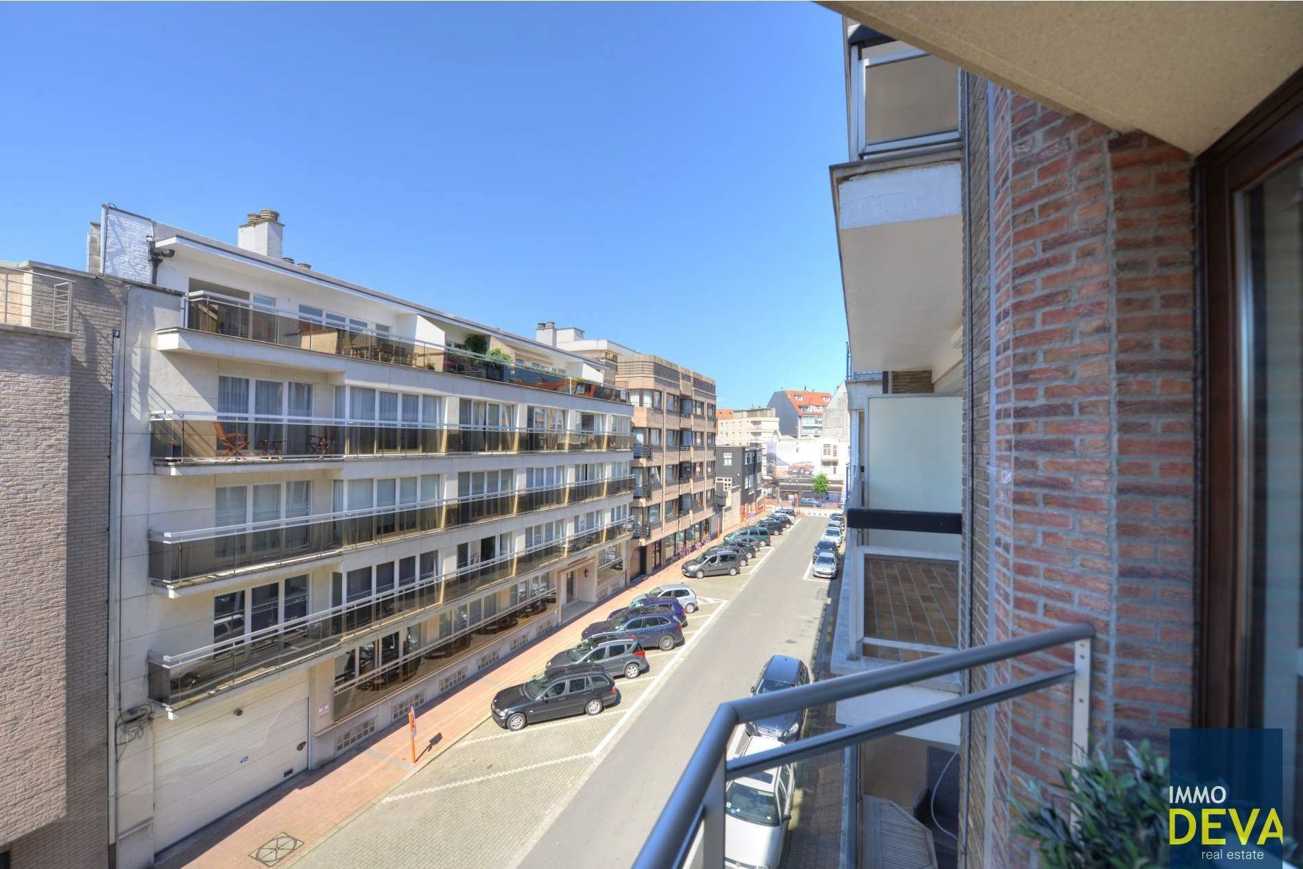 Zonnig en goed onderhouden gemeubeld app. vlakbij de Dumortierlaan foto 9