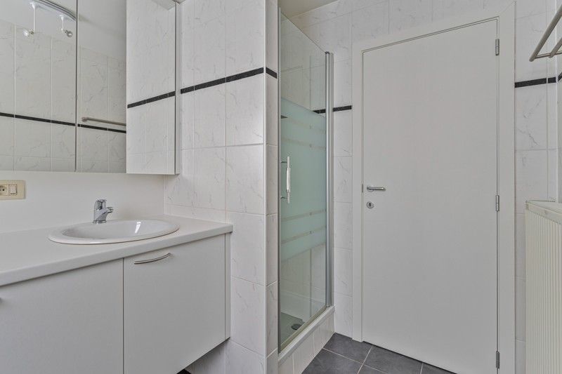 Ruim 2 slaapkamer appartement TE KOOP in residentie Den Hert in hartje Oostrozebeke! foto 14