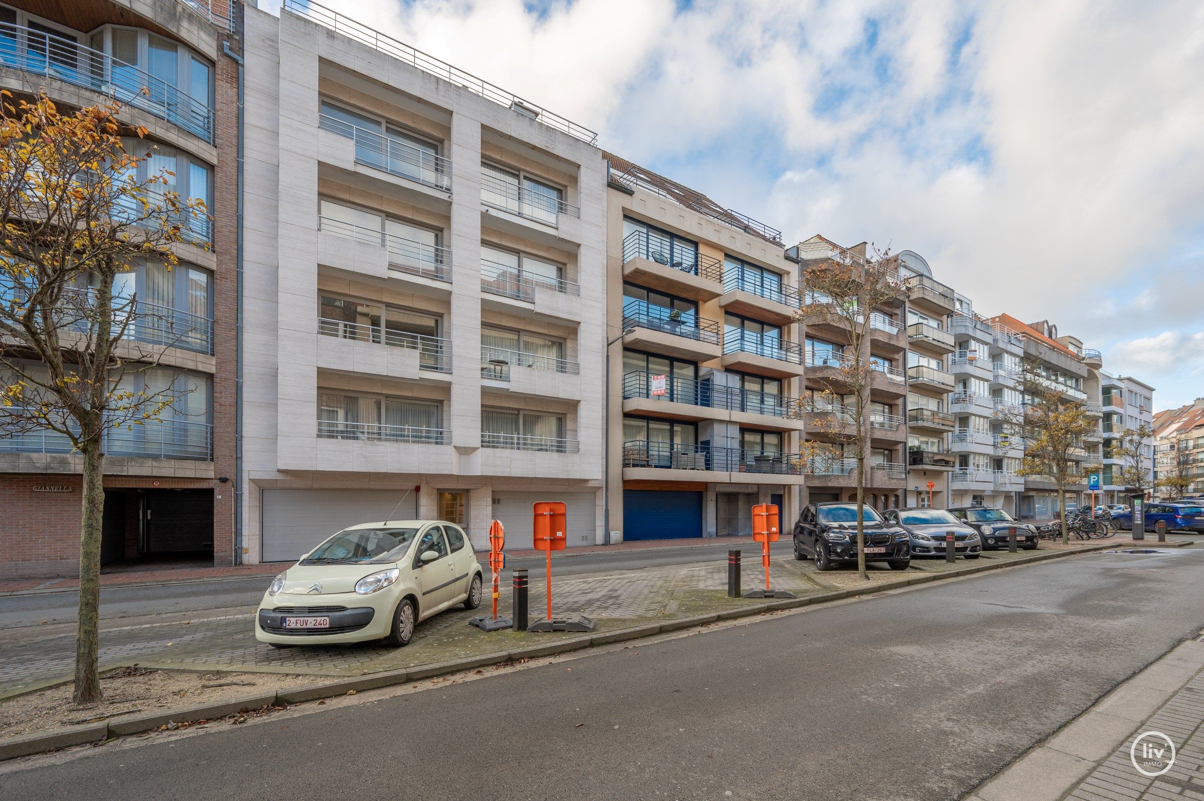  Instapklaar appartement met 3 slaapkamers op een toplocatie vlakbij het Rubensplein en het strand. Mogelijkheid tot aankoop van een parking op het gelijkvloers foto 15