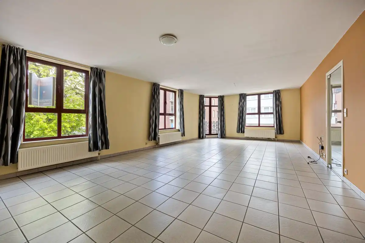 Building van drie appartementen op wandelafstand van het commercieel centrum foto 4