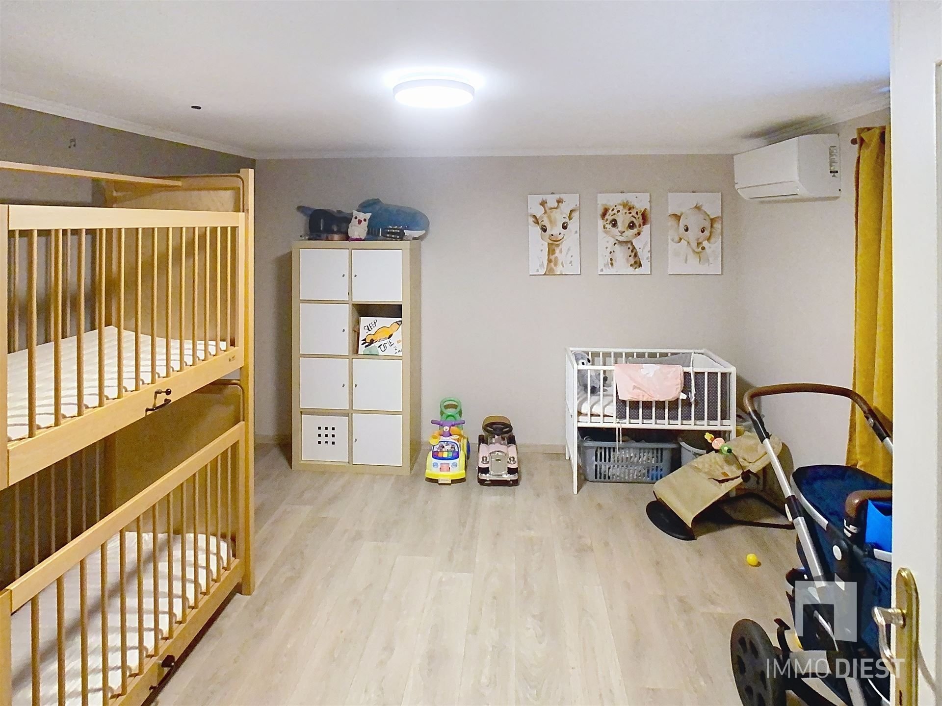 Charmante gerenoveerde woning met 4 slpkmrs foto 12