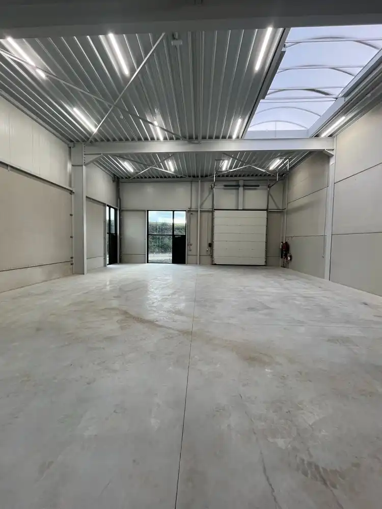 237m² bedrijfshal foto 4