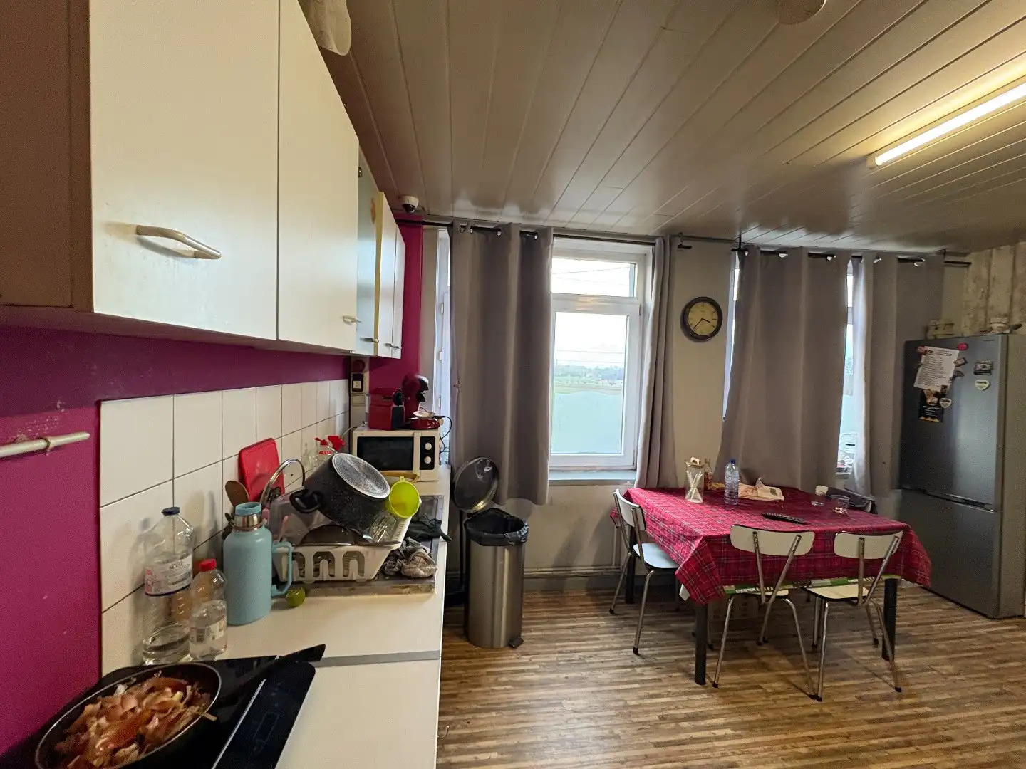 Woning met loodsen op +-2000 m² te Aalbeke. foto 5