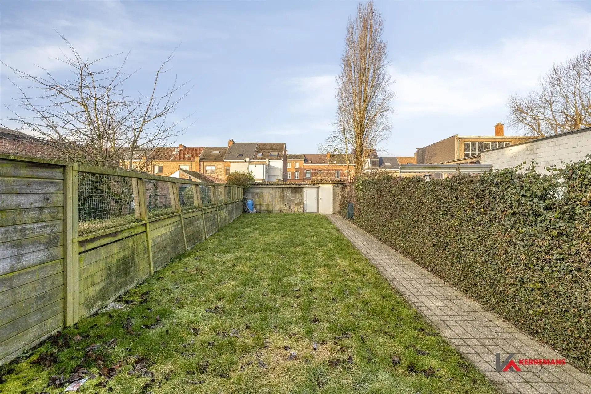 Op te frissen woning met 4 slaapkamers, tuin en garage.  foto 23