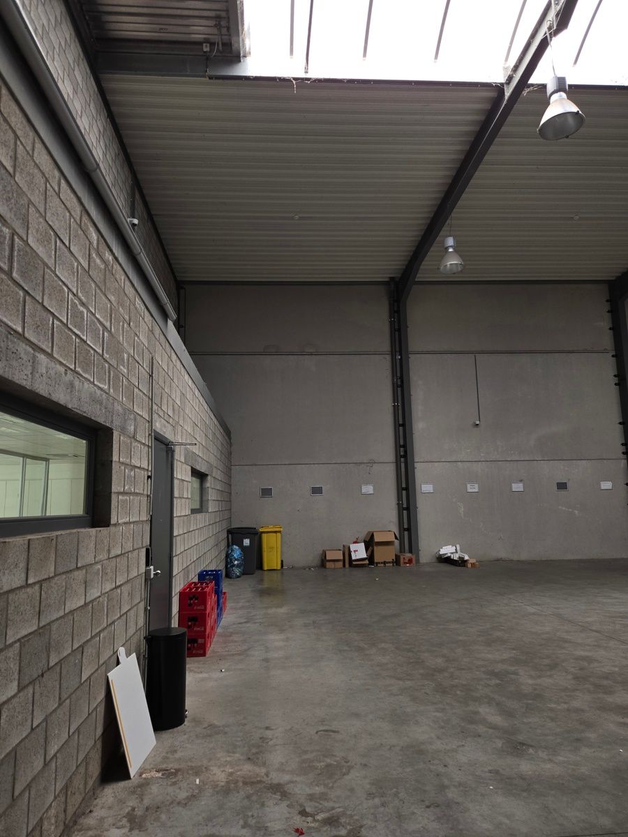 Instapklare industriehal van 421 m² op strategische locatie foto 4