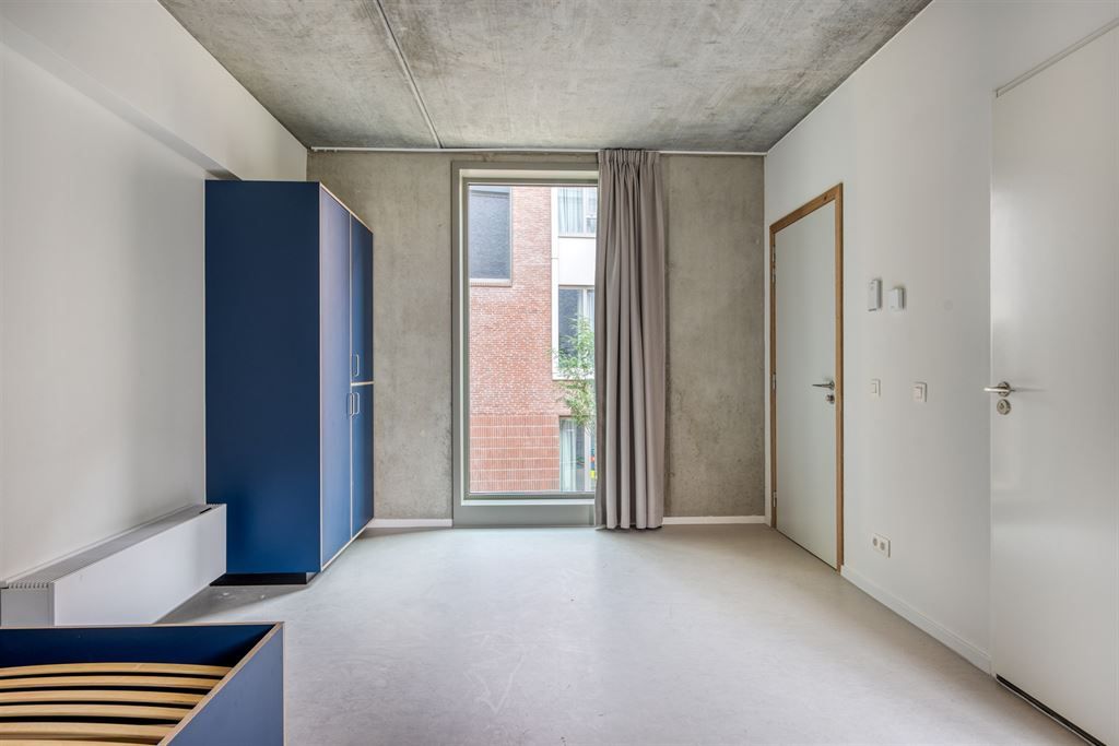 Ruime en moderne studentenkamer in nieuwe studentenresidentie foto 3