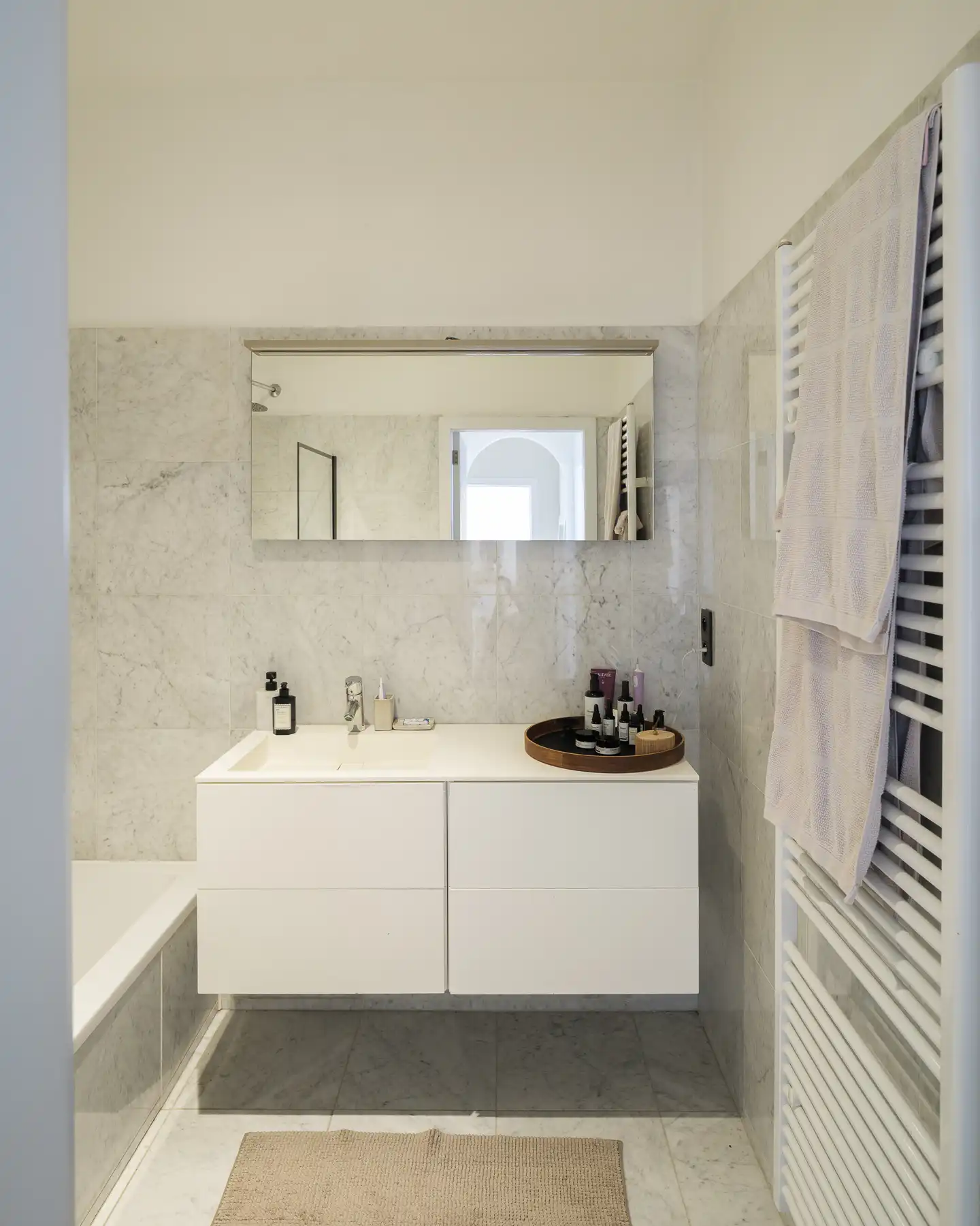 Hedendaags tweeslaapkamer appartement met garagebox foto 15