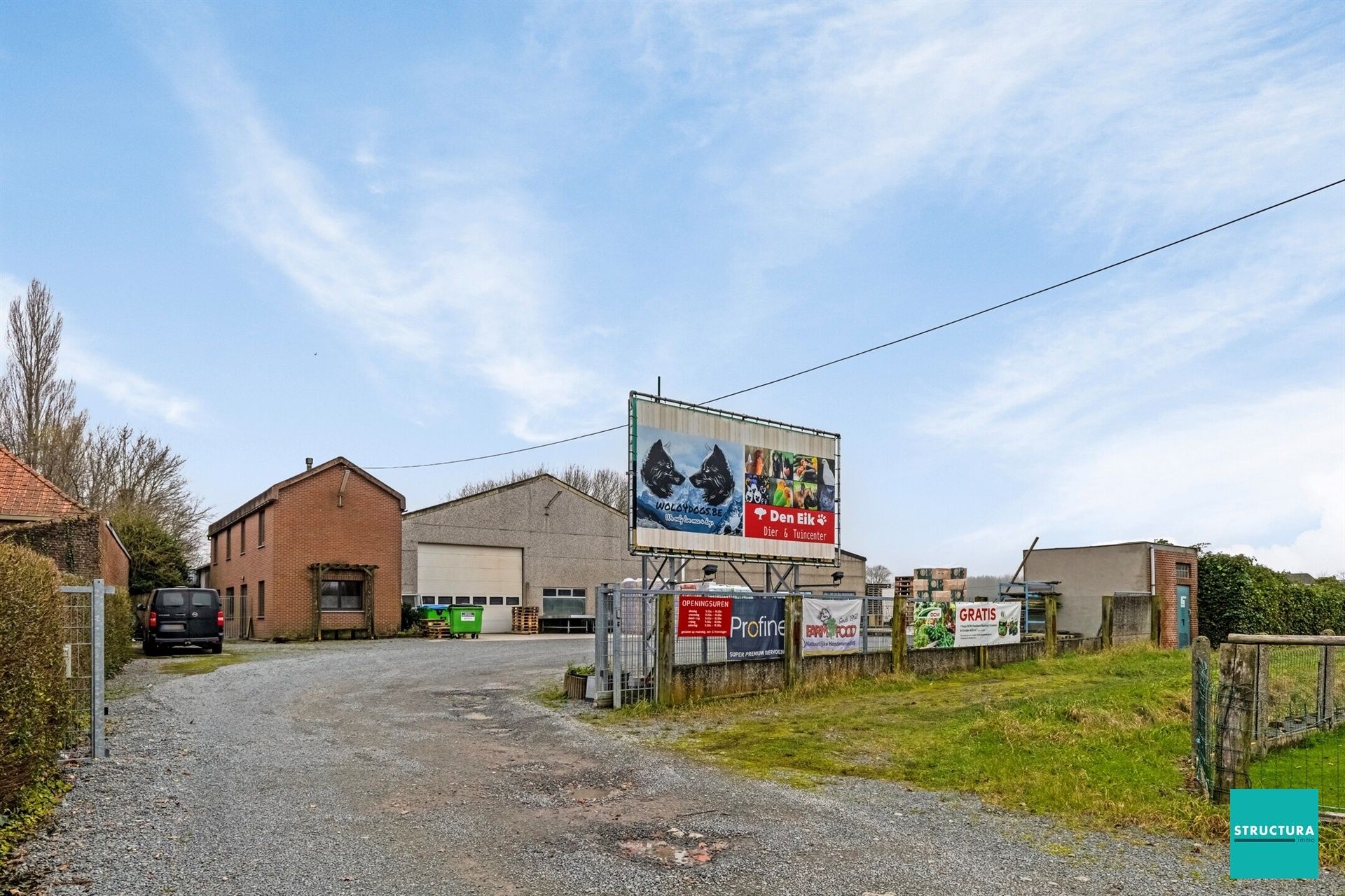 Hoofdfoto van de publicatie: Woning met loodsen