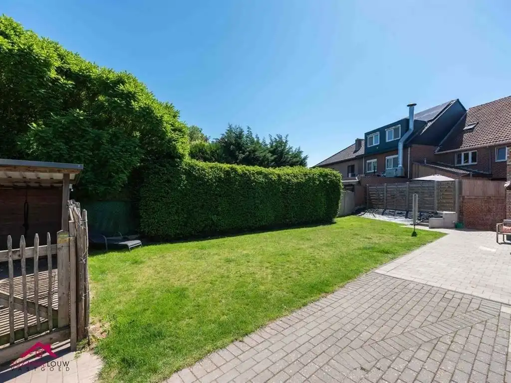 Op te frissen woning in gesloten bebouwing foto 4
