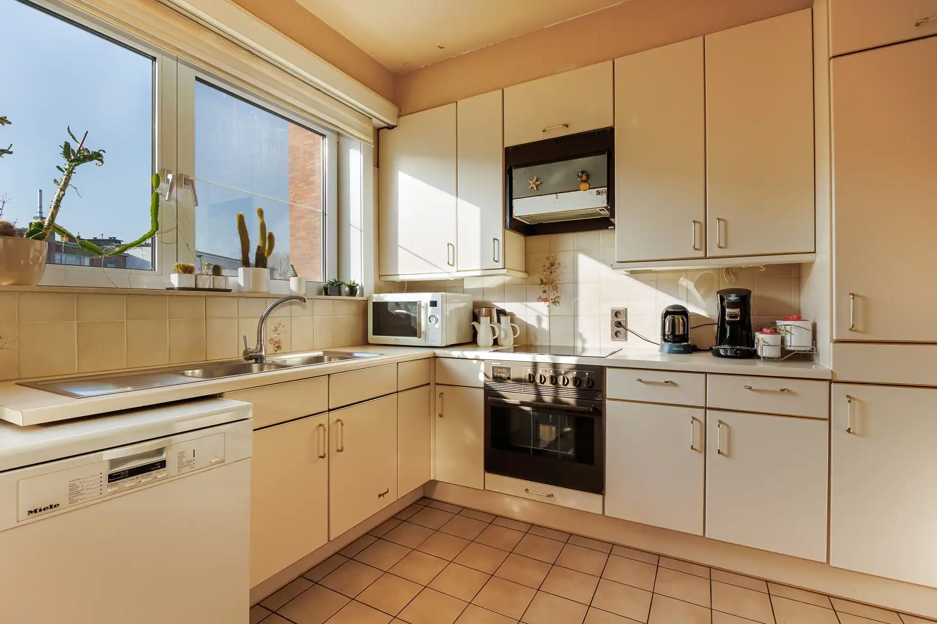 Te renoveren bel‑étagewoning in hartje Wilrijk! foto 7