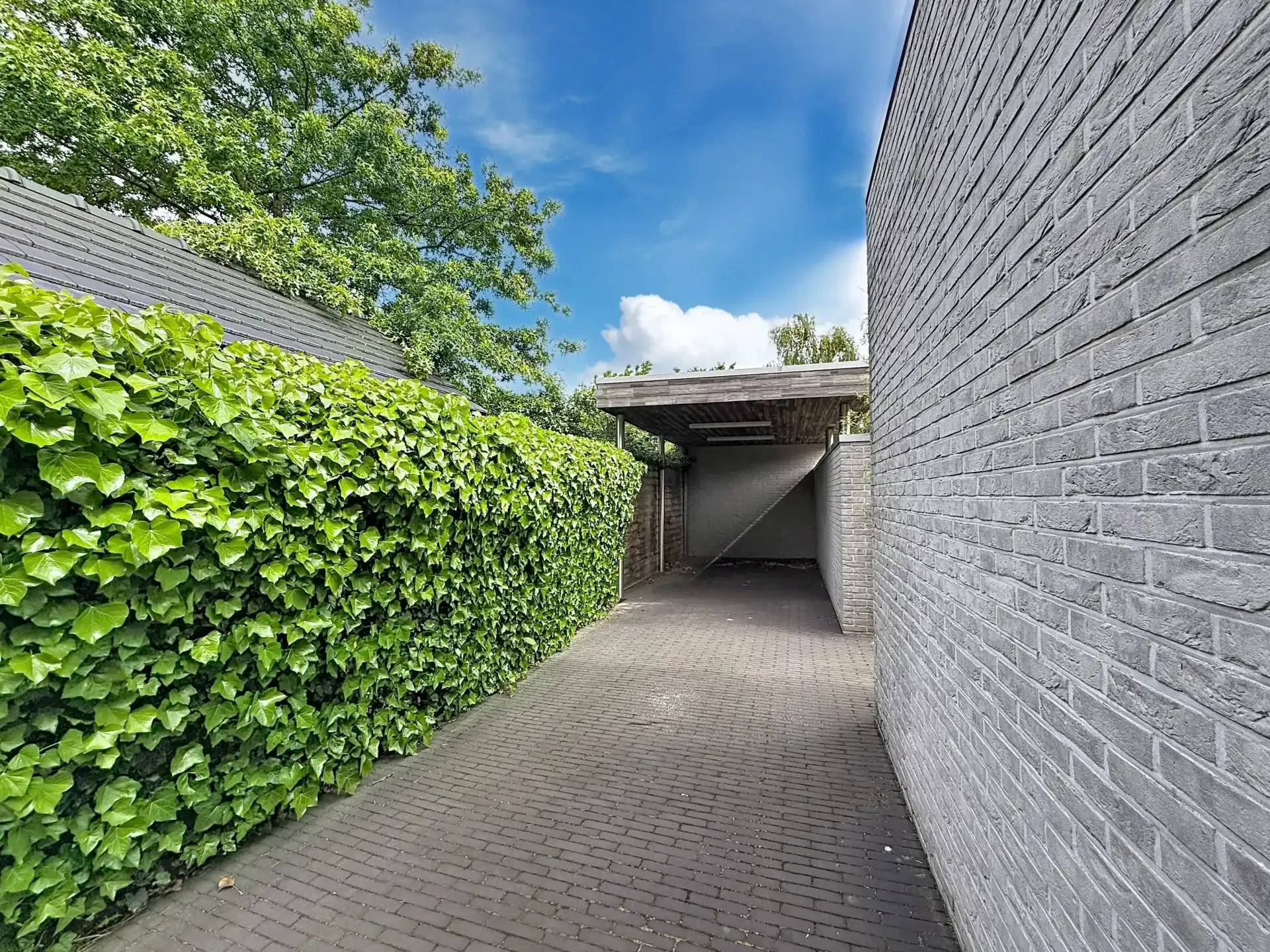 Moderne woning met 3 slaapkamers en praktijk of kantoorruimte op mooi perceel foto 36