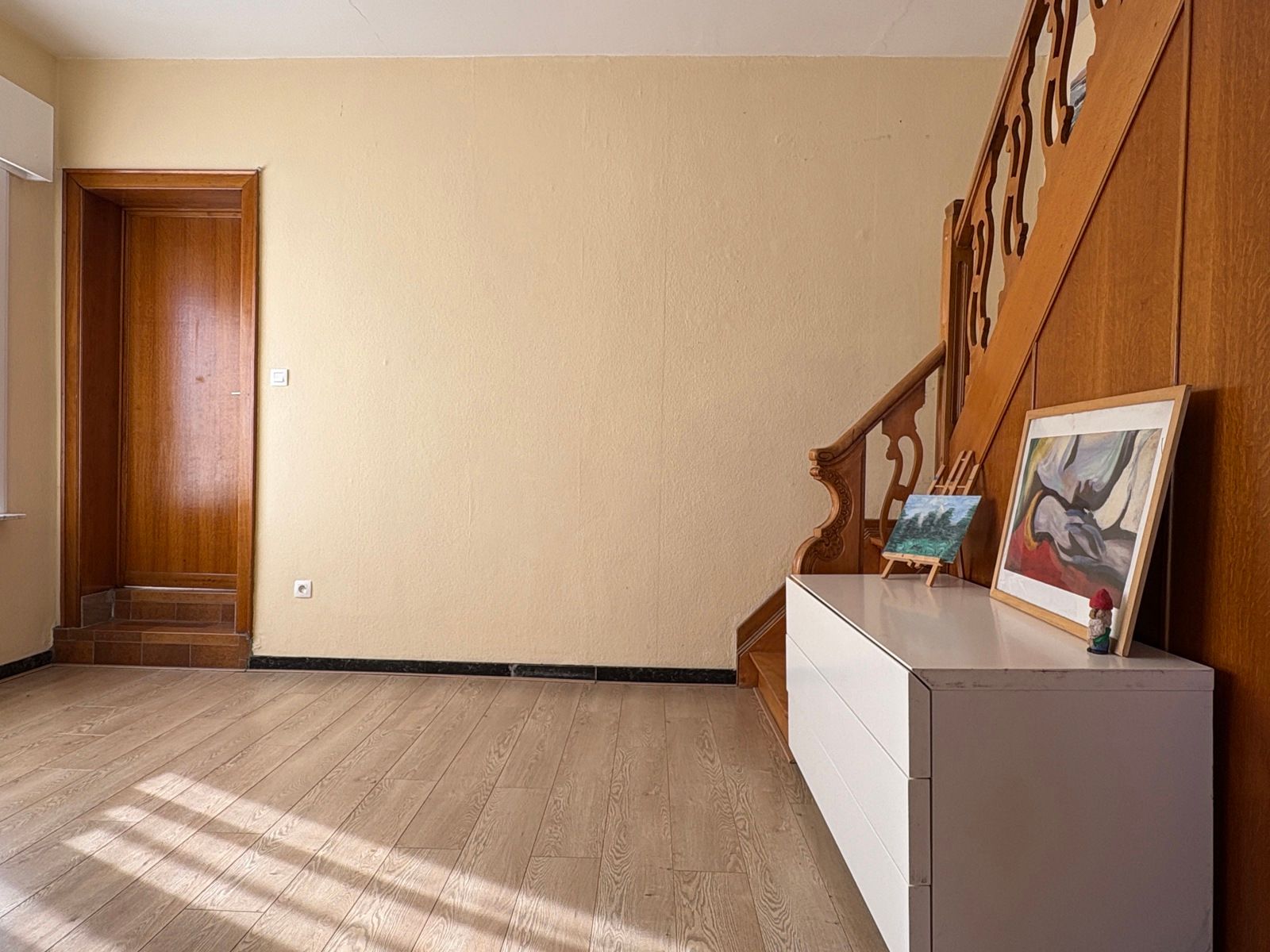 Te renoveren woning met veel potentieel  foto 8