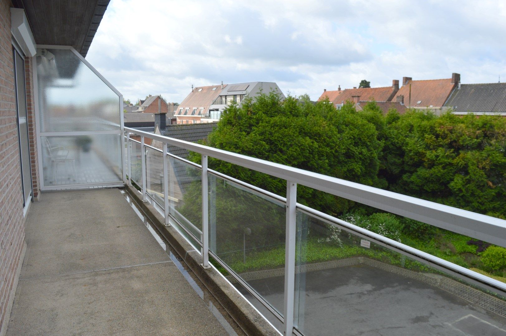 Verzorgd twee slaapkamer appartement in hartje Gullegem foto 10