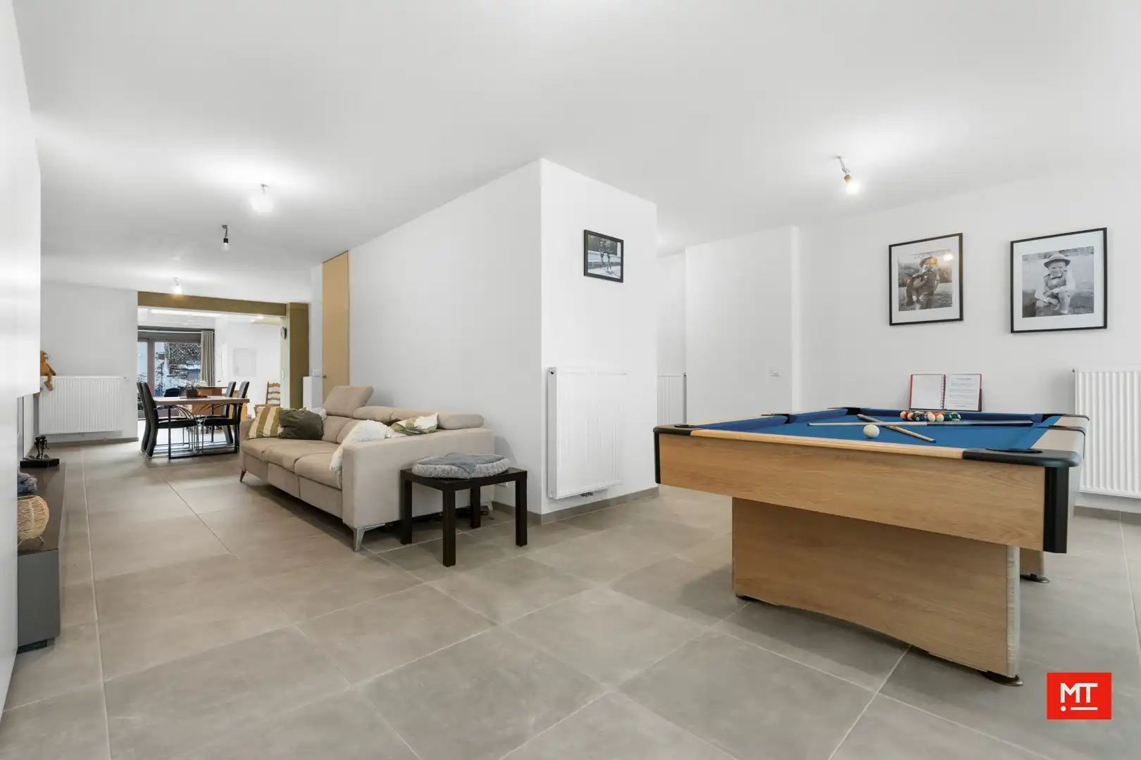 Instapklare woning met 4 slaapkamers en stadskoer in hartje Wervik foto 2