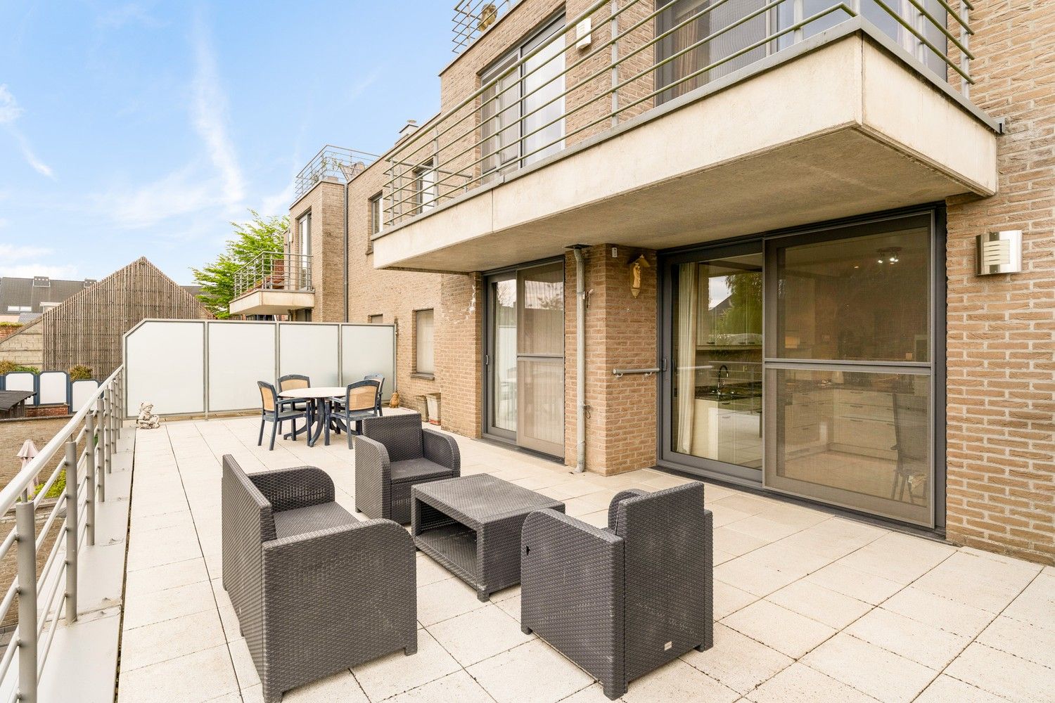Diepenbeek centrum: Appartement met 2 slaapkamers, 2 terrassen, ruime berging en autostaanplaats in de kelder foto 12
