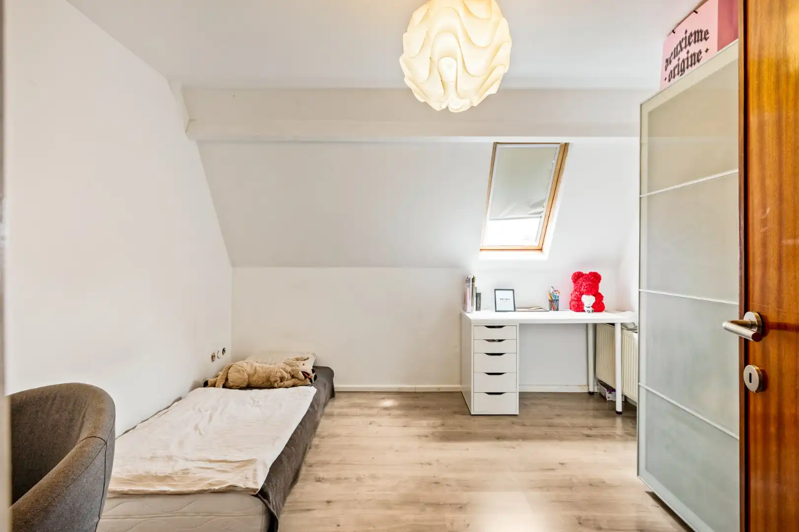 Instapklare woning met 5 slaapkamers en ruime garage op centrale ligging foto 17