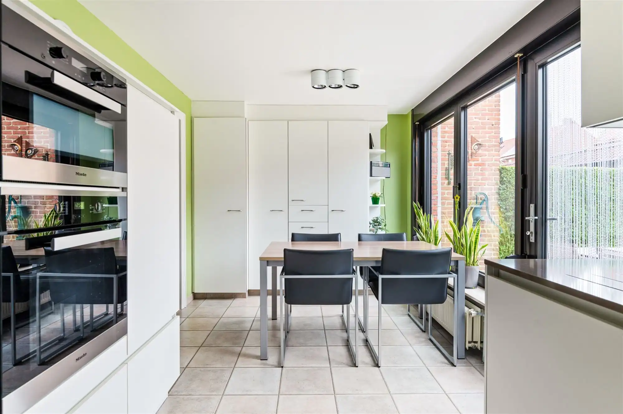 Zeer goed onderhouden woning op een A - locatie te Mechelen foto 9