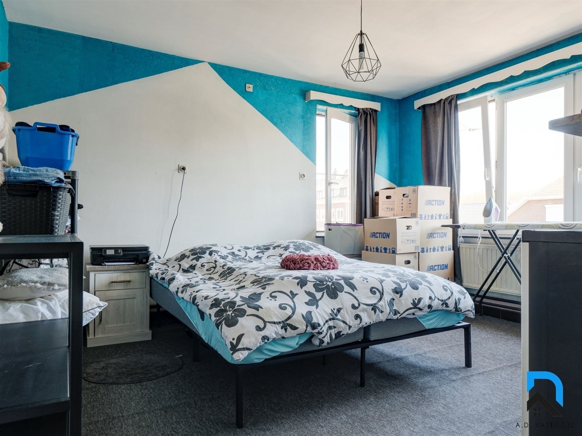 Ruime woning met grote tuin en dubbele garage foto 19