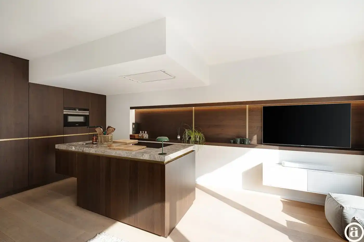 Luxueus gerenoveerd 3-slaapkamerappartement nabij de Zeedijk foto 9