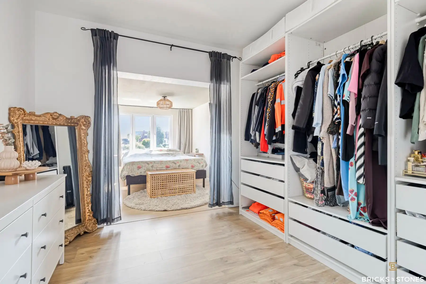 Leuke instapklare woning met 4 slpkms en tuin foto 15