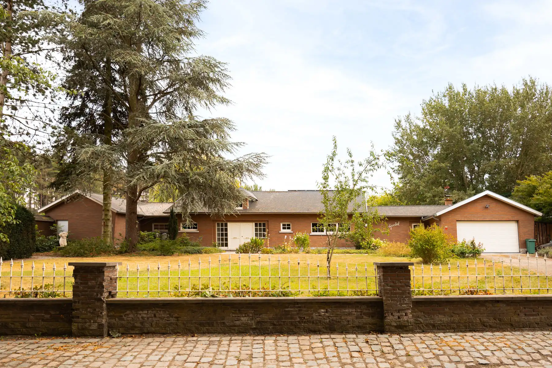 Knappe villa in landelijke omgeving met prachtige vijver foto 4