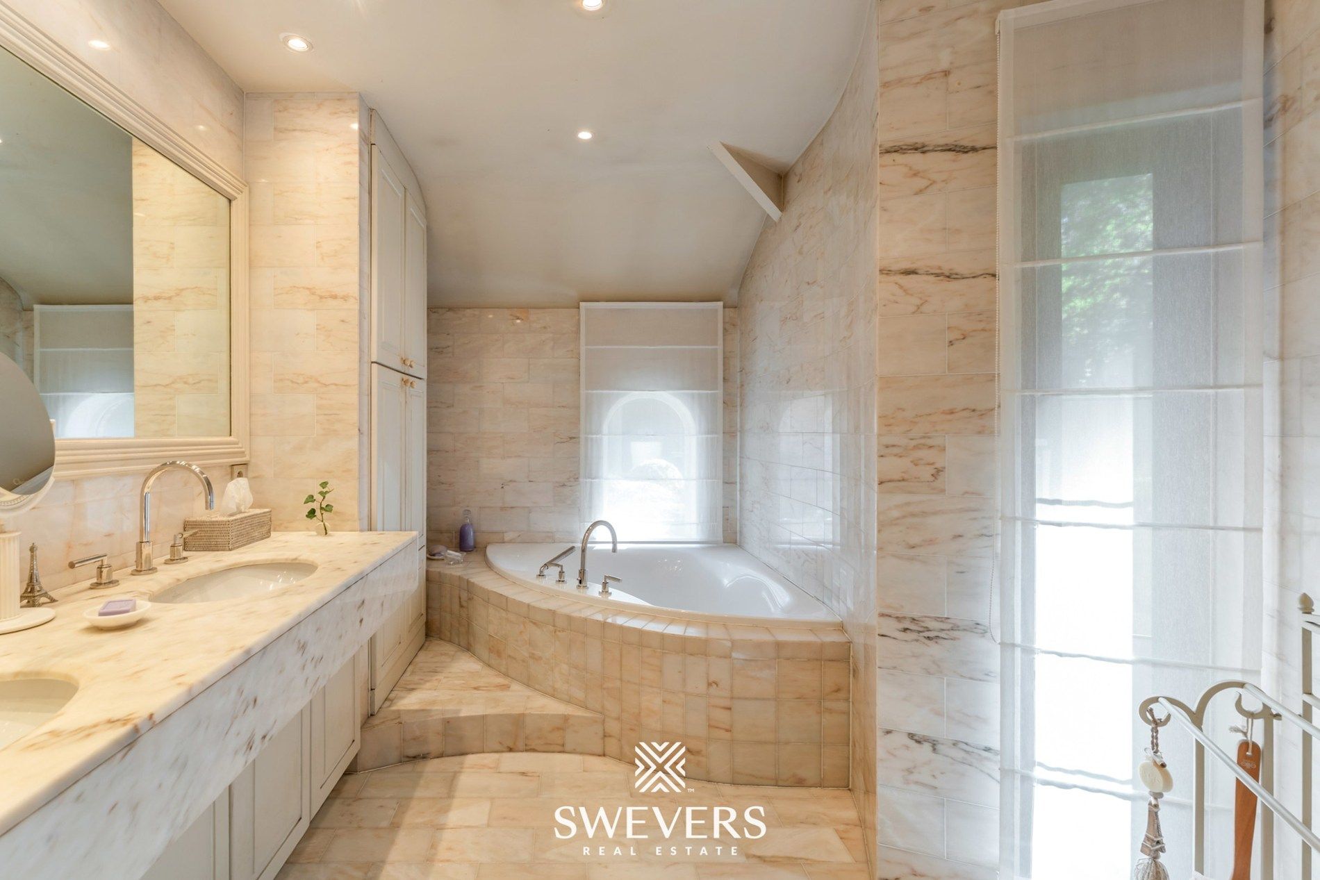 Exclusieve villa in Zuid-Franse stijl omgeven door groen in residentiële wijk Kayenberg foto 27