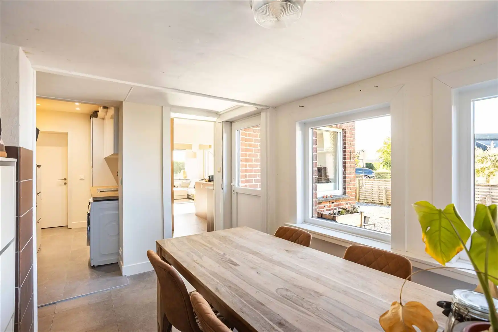 Stijlvol gerenoveerde woning in Wortegem-Petegem foto 3