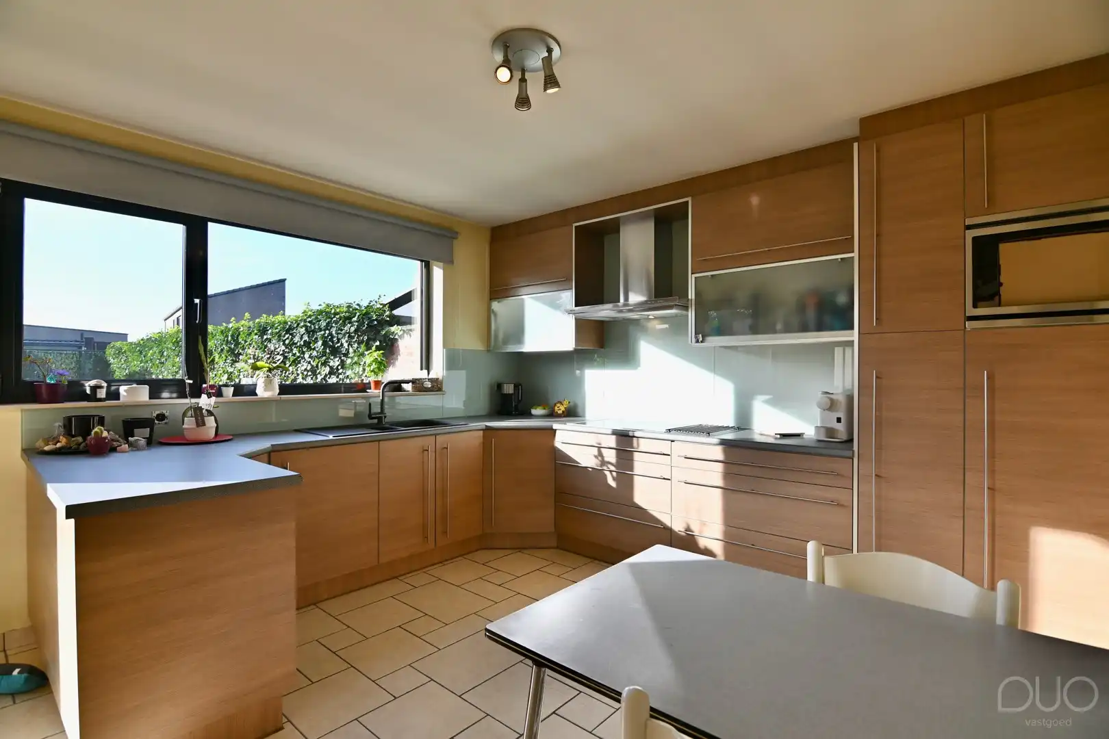 Moderne halfopen ééngezinswoning in de Tongerse stadsrand foto 7