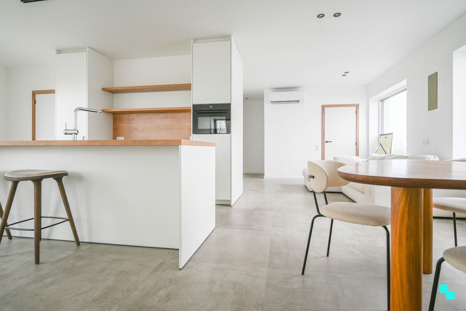 Volledig gerenoveerde woning met zicht op de velden foto 7