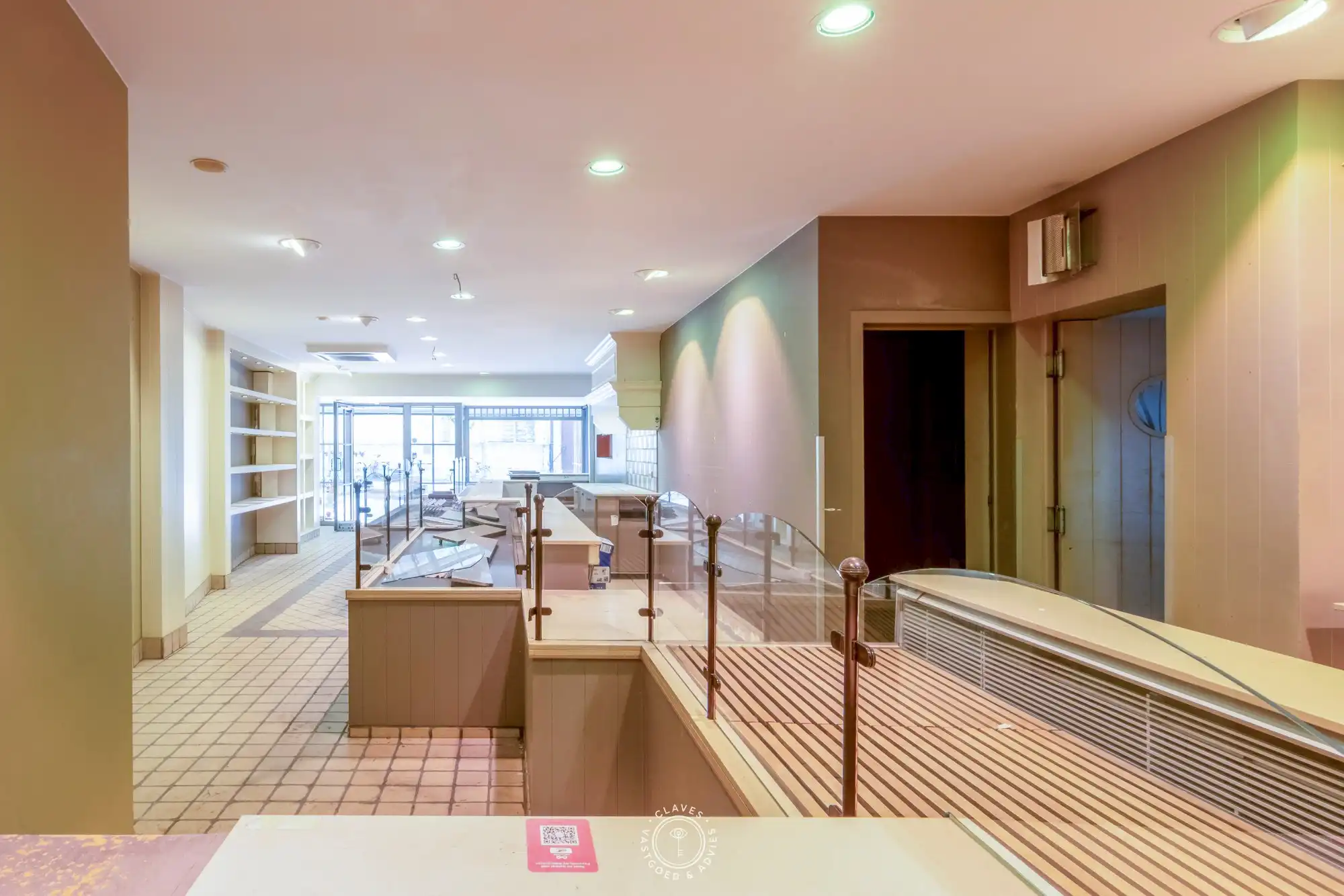 Commercieel pand op uitstekende locatie in Sint-Niklaas foto 7