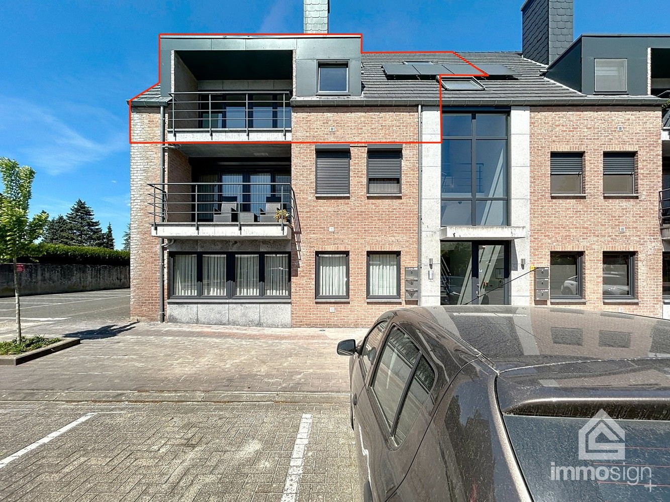 Ruim appartement met twee slaapkamers én twee terrassen te Hamont! foto {{pictureIndex}}