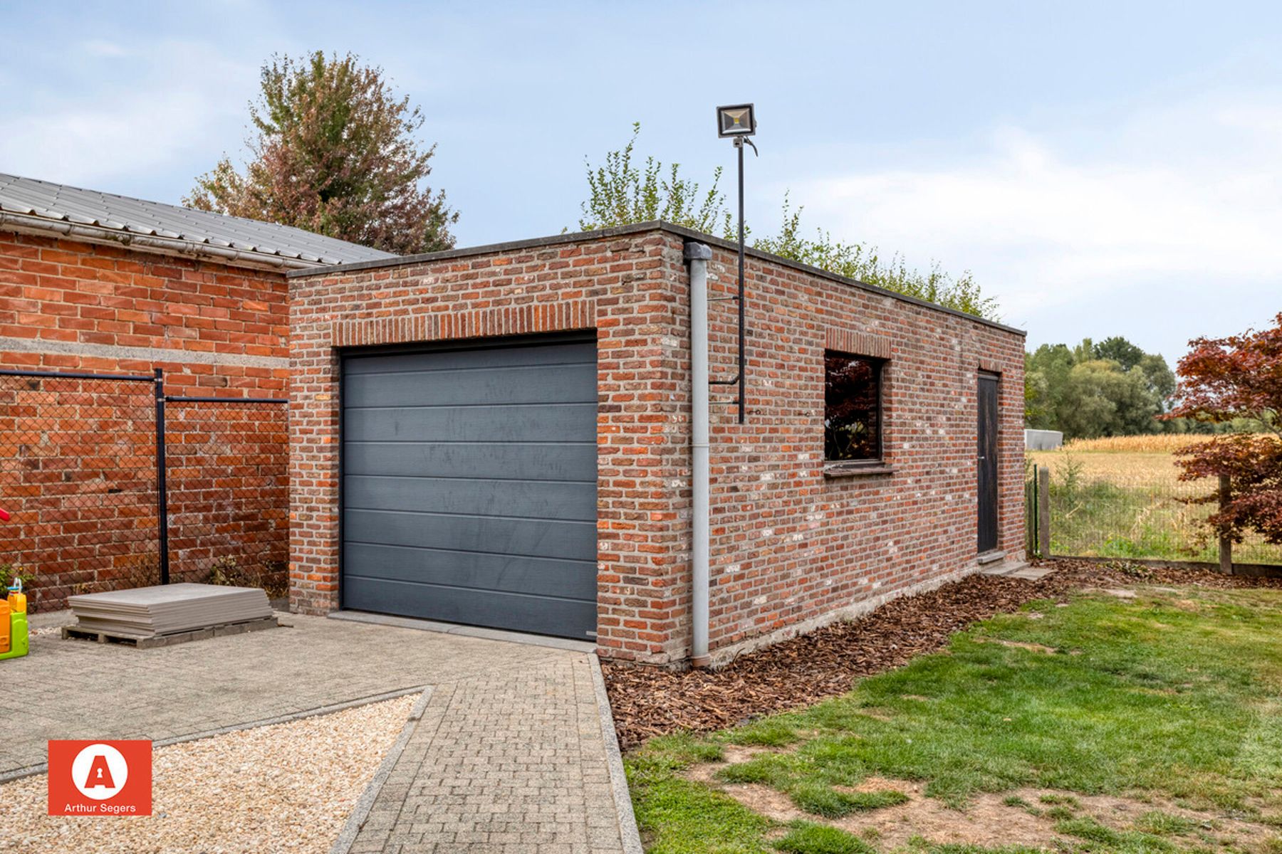 Instapklare open bebouwing met garage op centrale ligging foto 29