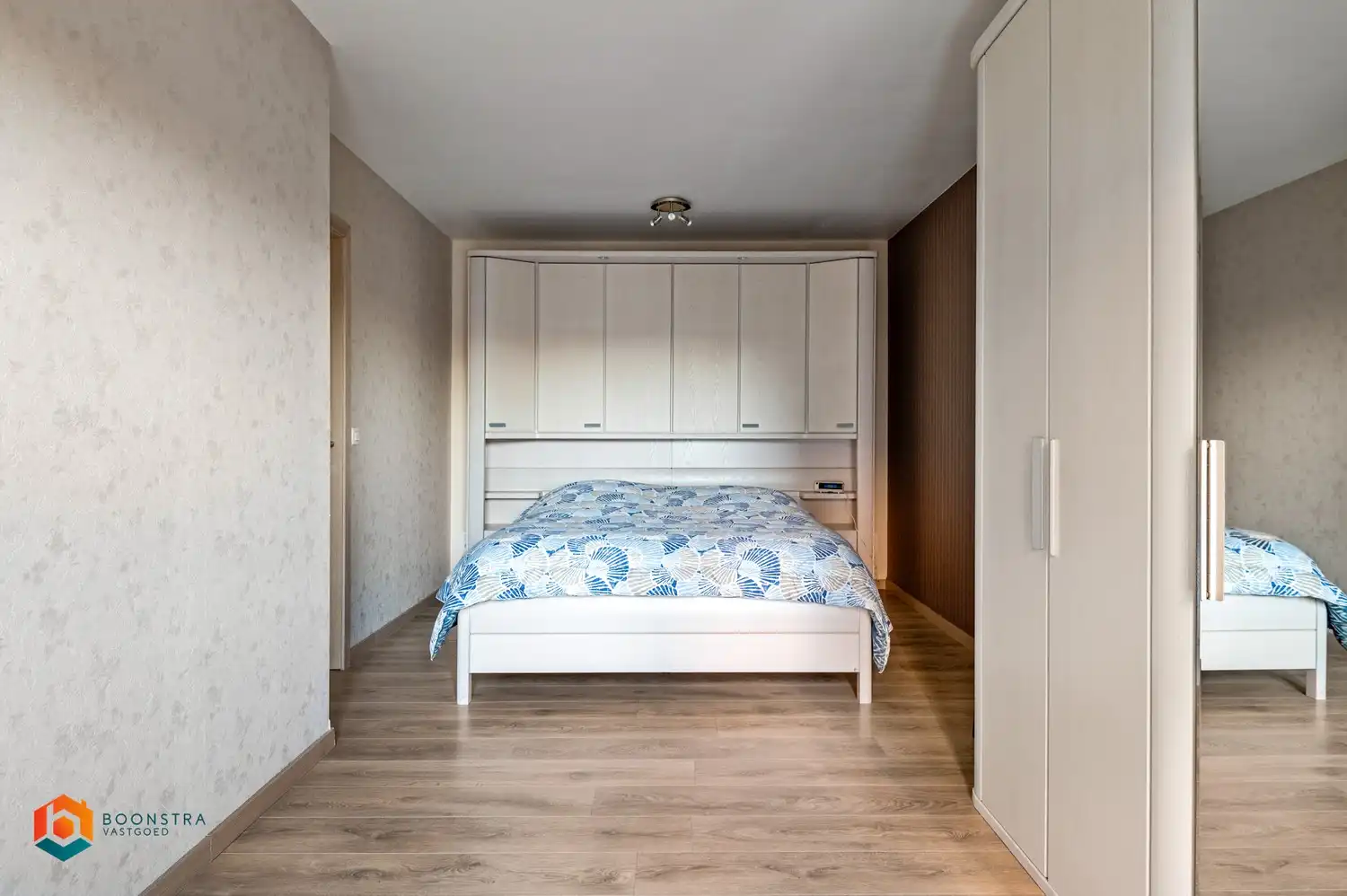 Instapklaar gelijkvloers appartement met 2slpkrs en tuin foto 10