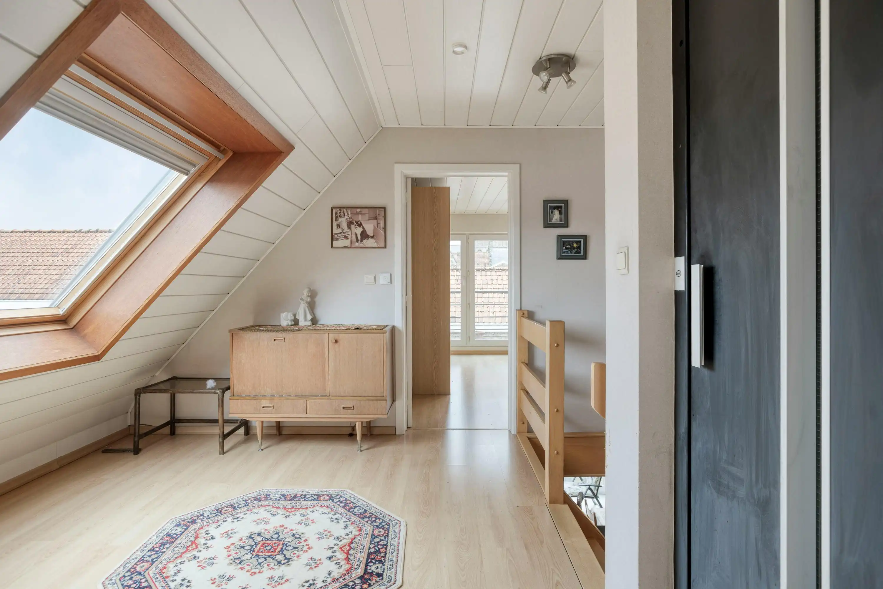 Ruime woning met 2 garages en lift in centrum Veurne foto 6