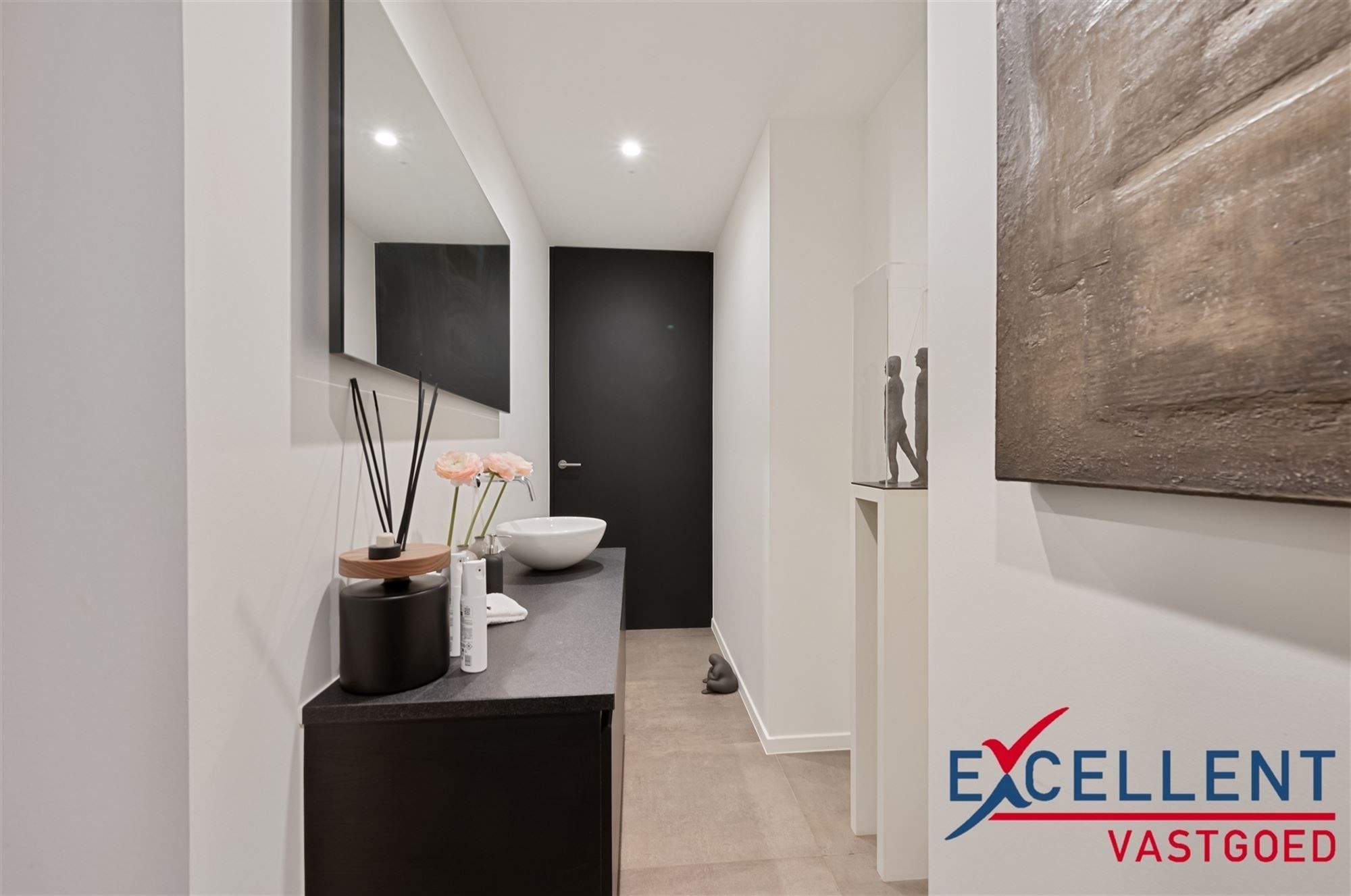 Uniek handelspand met ruime woonst foto 9