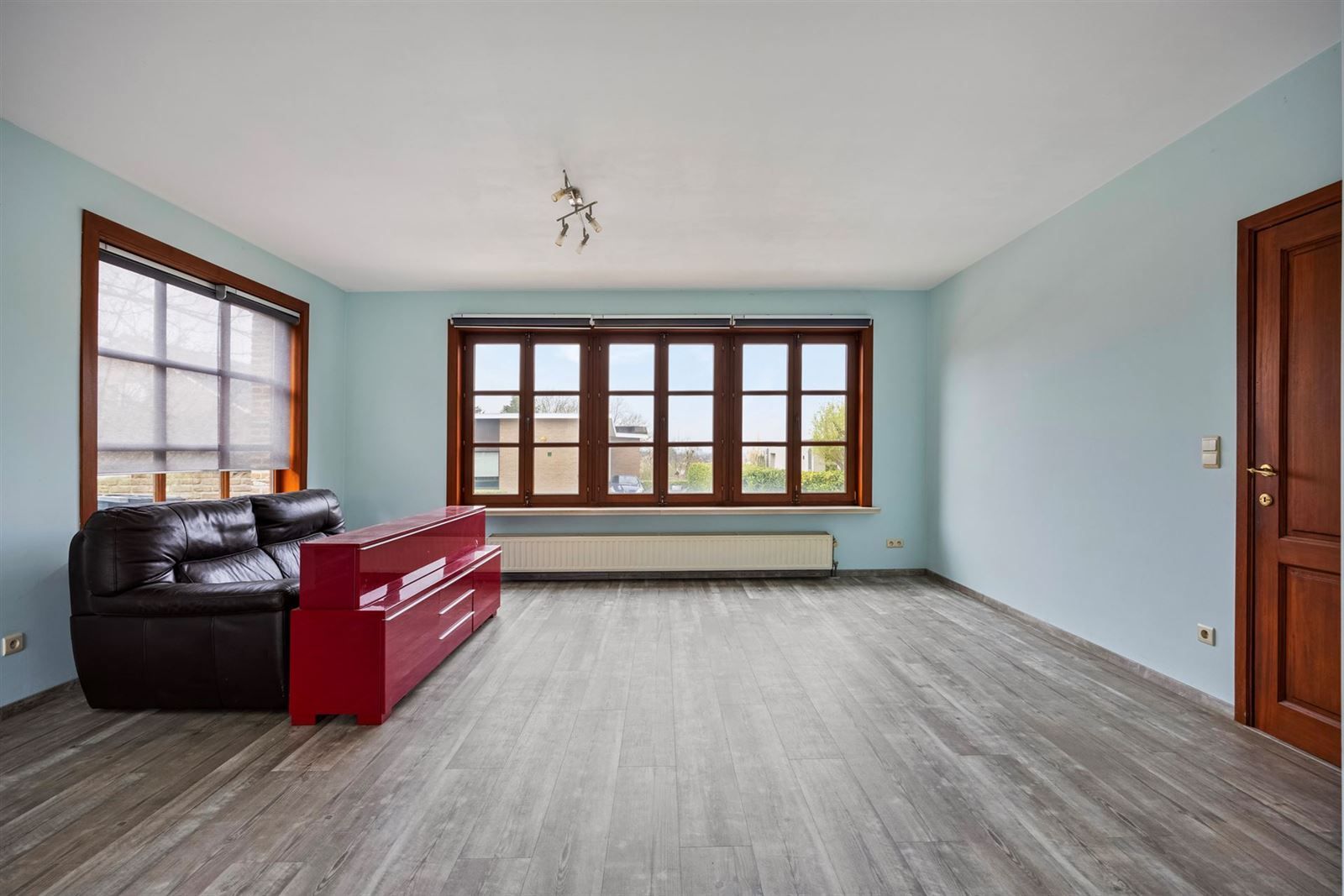 Ruime vrijstaande woning met veel mogelijkheden foto 3